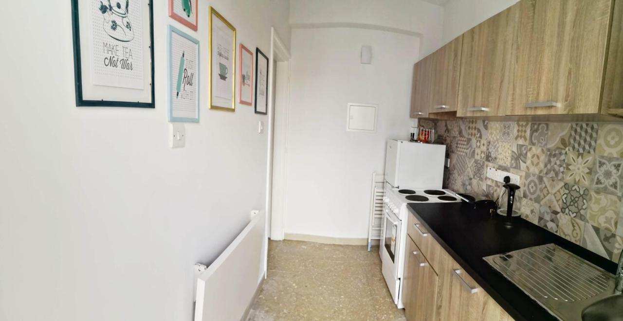 Cozy Getaway In Nicosia Apartamento Exterior foto