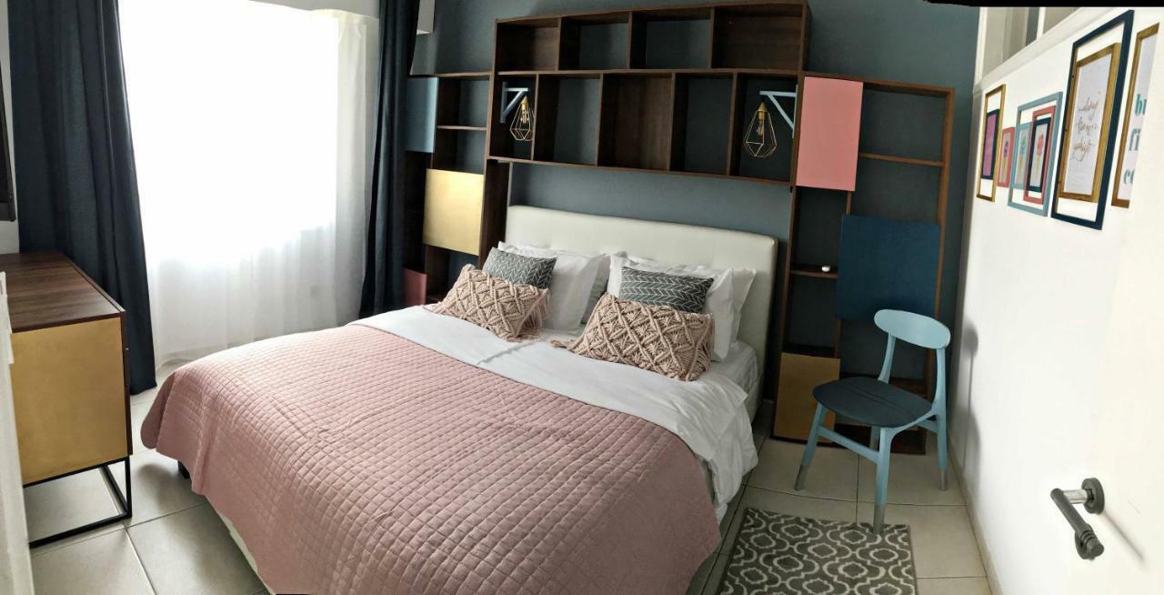 Cozy Getaway In Nicosia Apartamento Exterior foto