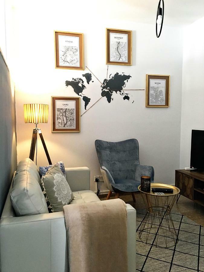 Cozy Getaway In Nicosia Apartamento Exterior foto